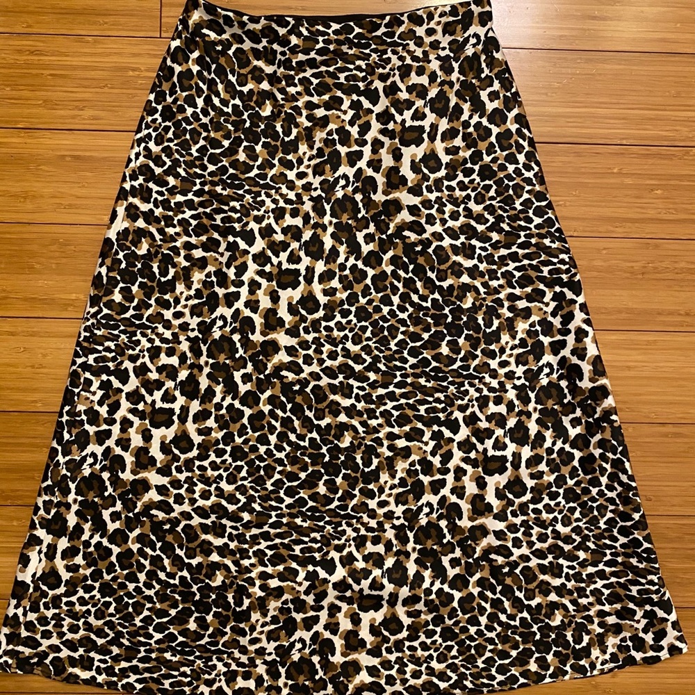 Leopard print satin midi skirt